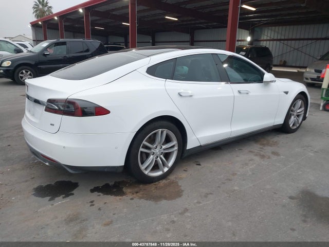 2015 TESLA MODEL S 5YJSA1H11FFP75622 Photo 3