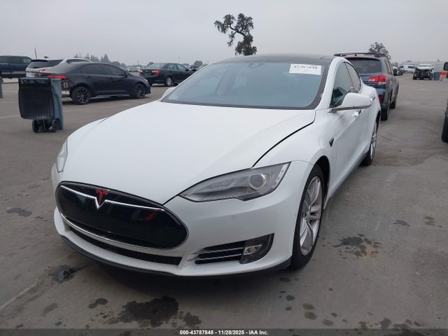 2015 TESLA MODEL S 5YJSA1H11FFP75622 Photo 5