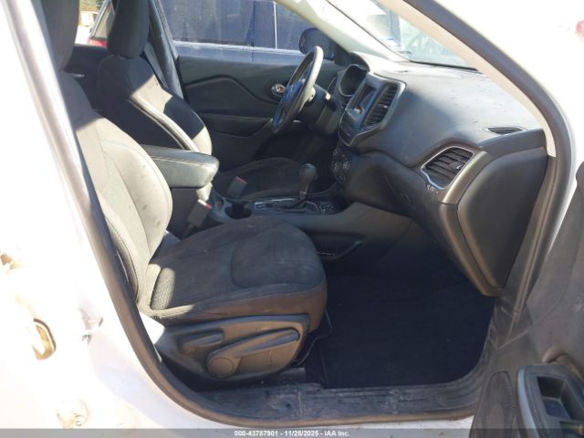 2019 JEEP CHEROKEE 1C4PJLCB2KD307501 Photo 4