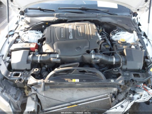 2017 JAGUAR XF SAJBD4BV8HCY45493 Photo 9