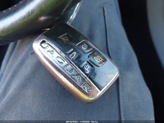 2017 JAGUAR XF SAJBD4BV8HCY45493 Photo 10