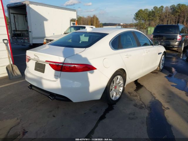 2017 JAGUAR XF SAJBD4BV8HCY45493 Photo 3