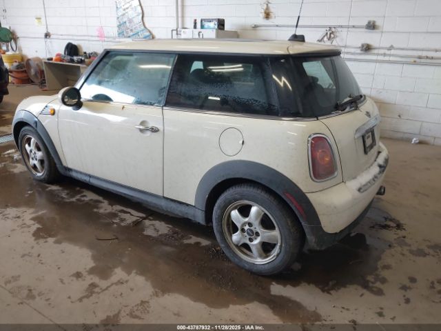2009 MINI COOPER WMWMF33509TU70806 Photo 2