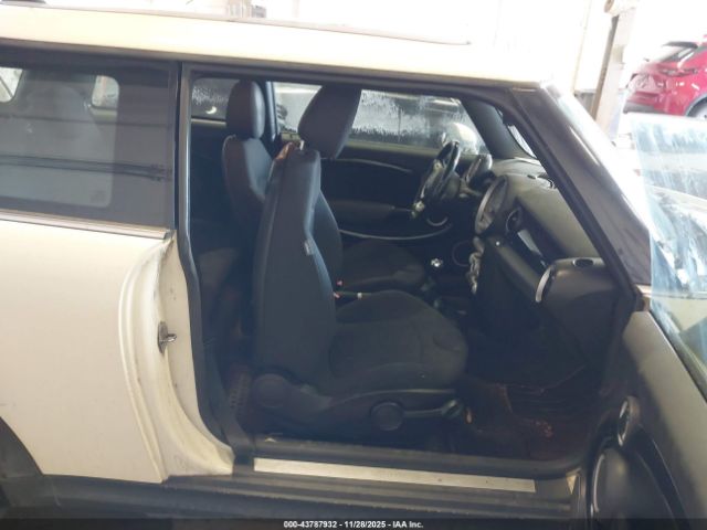 2009 MINI COOPER WMWMF33509TU70806 Photo 4