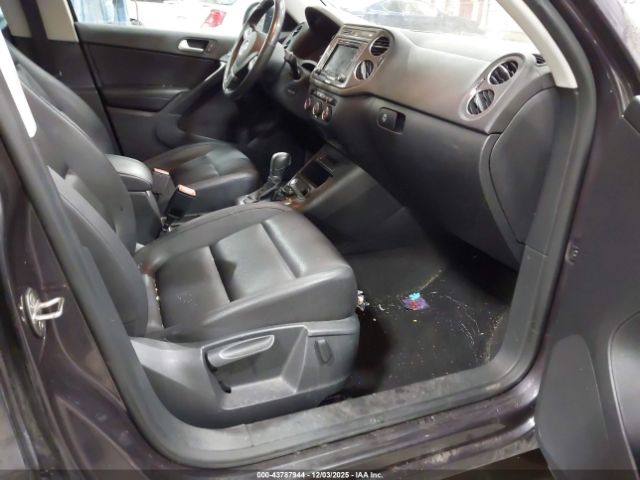2016 VOLKSWAGEN TIGUAN WVGAV7AX3GW535515 Photo 4