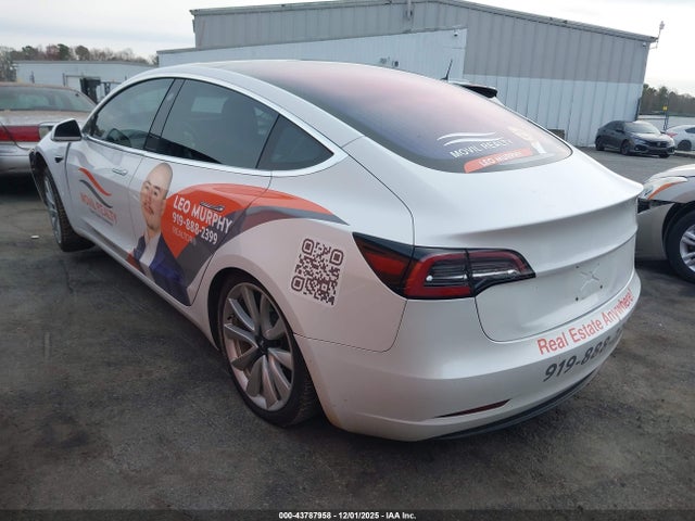 2018 TESLA MODEL 3 5YJ3E1EAXJF006476 Photo 2