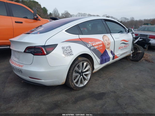 2018 TESLA MODEL 3 5YJ3E1EAXJF006476 Photo 3