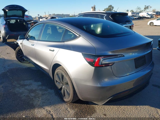 2025 TESLA MODEL 3 5YJ3E1EA2SF072537 Photo 2