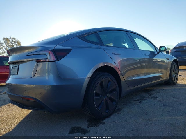2025 TESLA MODEL 3 5YJ3E1EA2SF072537 Photo 3