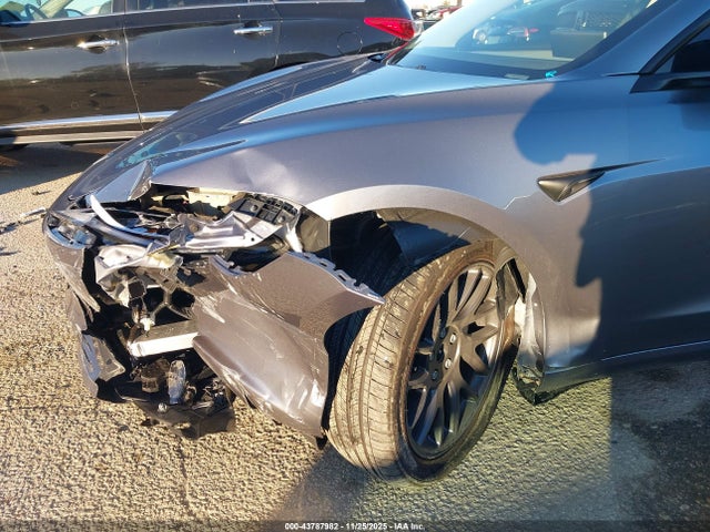 2025 TESLA MODEL 3 5YJ3E1EA2SF072537 Photo 5