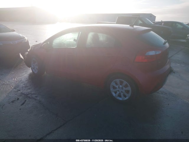 2013 KIA RIO KNADM5A38D6135206 Photo 2