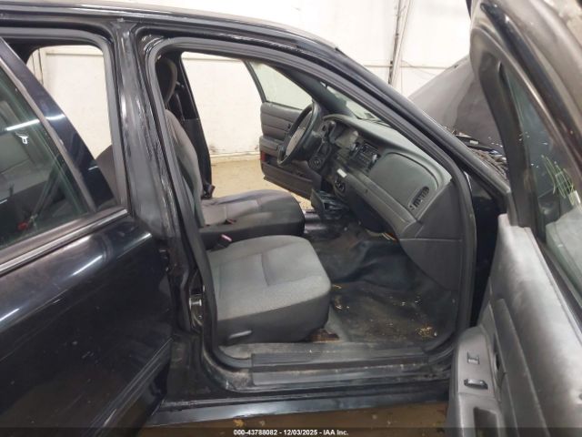 2011 FORD CROWN VICTORIA 2FABP7BV4BX181801 Photo 4