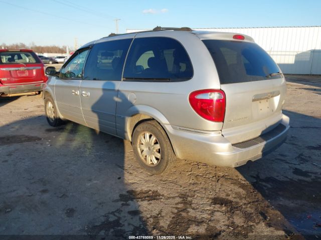 2005 CHRYSLER TOWN & COUNTRY 2C8GP54L55R418660 Photo 2
