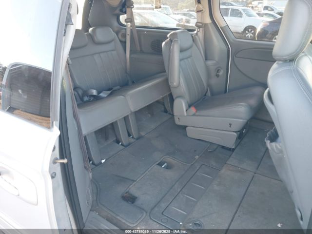 2005 CHRYSLER TOWN & COUNTRY 2C8GP54L55R418660 Photo 7