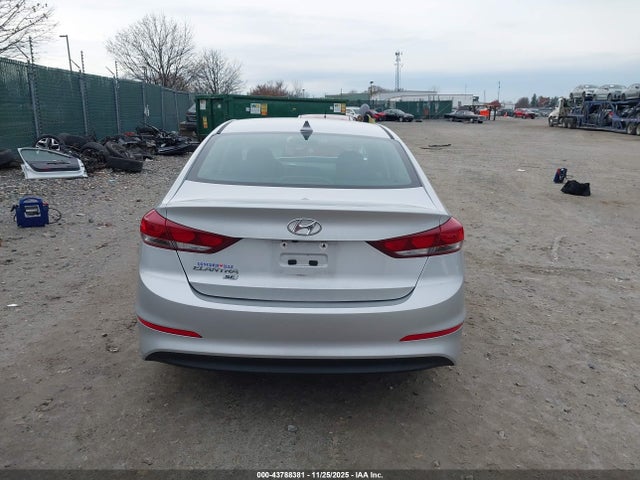 Продажа на аукционе авто 2018 Hyundai Elantra Se, vin: 5NPD74LF0JH402299, номер лота: 43788381