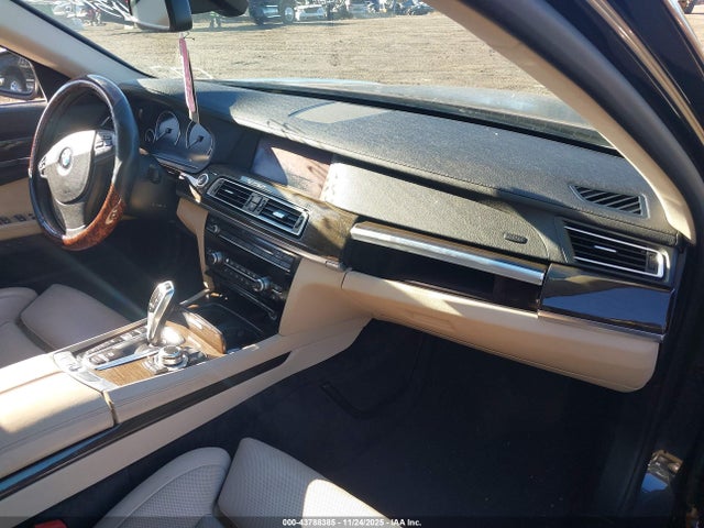 2011 BMW 750I WBAKC6C56BC395326 Photo 4