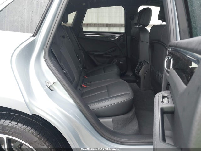 2019 PORSCHE MACAN WP1AB2A56KLB33365 Photo 7