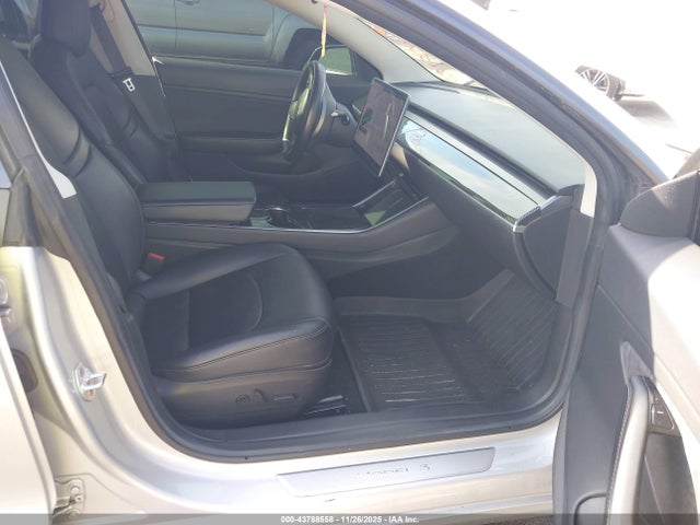 2018 TESLA MODEL 3 5YJ3E1EA0JF006129 Photo 4