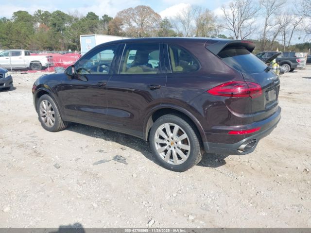 2017 PORSCHE CAYENNE WP1AA2A22HKA82308 Photo 2
