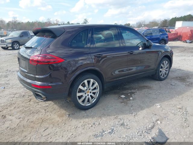 2017 PORSCHE CAYENNE WP1AA2A22HKA82308 Photo 3