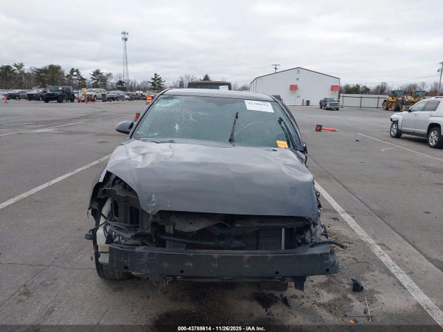 2G1WB5E32E1143704 Chevrolet Impala Limited Lt