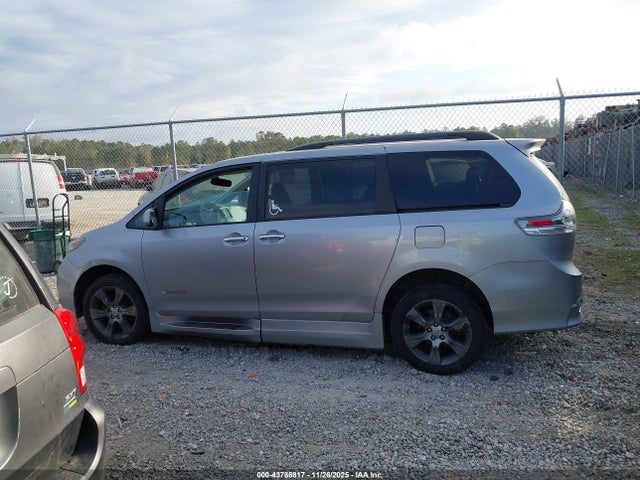 5TDXK3DC7ES421622 Toyota Sienna Se 8 Passenger