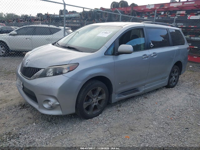 5TDXK3DC7ES421622 Toyota Sienna Se 8 Passenger