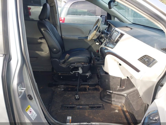 5TDXK3DC7ES421622 Toyota Sienna Se 8 Passenger
