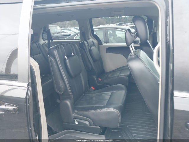 43788870 :رقم المزاد ، 2C4RC1BG7GR110753 vin ، 2016 Chrysler Town & Country Touring مزاد بيع