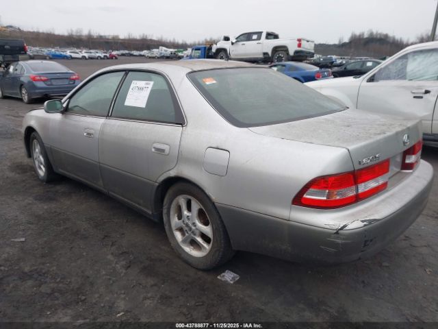 2001 LEXUS ES 300 JT8BF28GX10311990 Photo 2