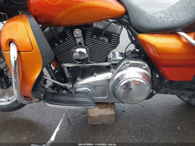 2014 HARLEY-DAVIDSON FLHTCU 1HD1FCM19EB693166 Photo 8