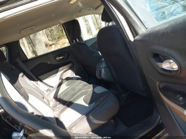 2017 JEEP CHEROKEE 1C4PJLAS4HW610151 Photo 7