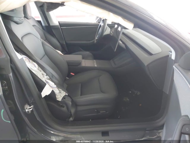 2025 TESLA MODEL 3 5YJ3E1EA7SF973726 Photo 4