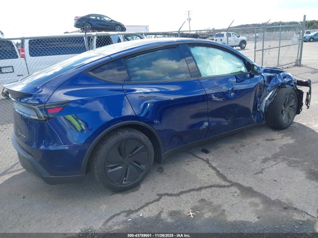 2026 TESLA MODEL Y 7SAYGDEEXTA501042 Photo 3