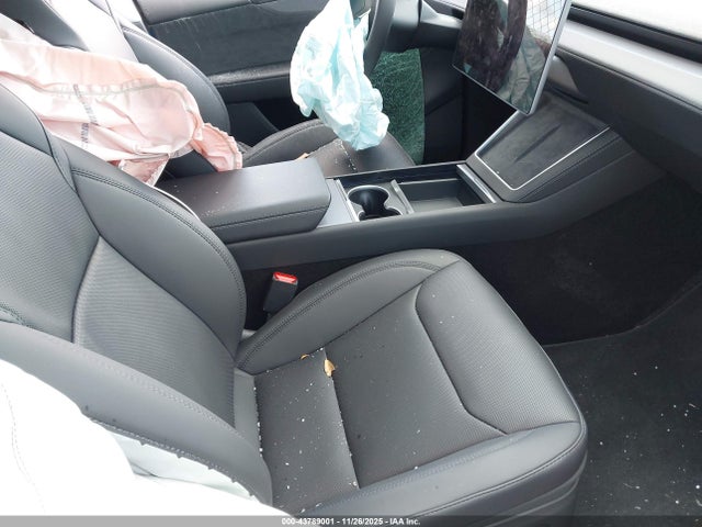 2026 TESLA MODEL Y 7SAYGDEEXTA501042 Photo 4