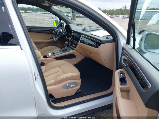 2021 PORSCHE MACAN WP1AA2A59MLB12628 Photo 4