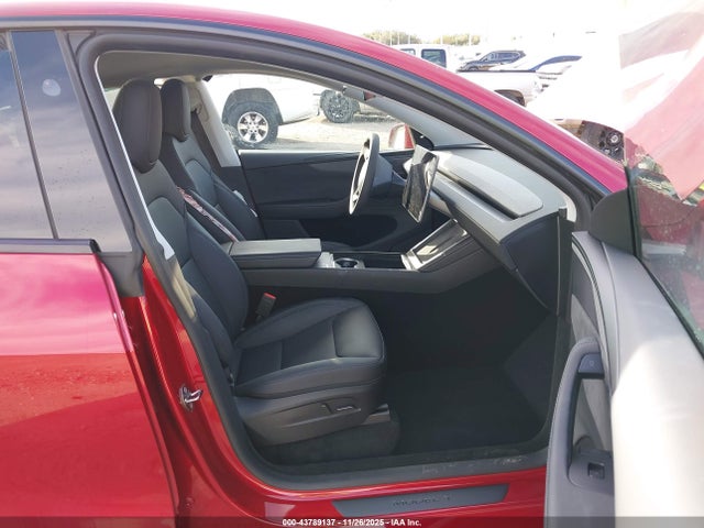 2026 TESLA MODEL Y 7SAYGDEE2TA396643 Photo 4