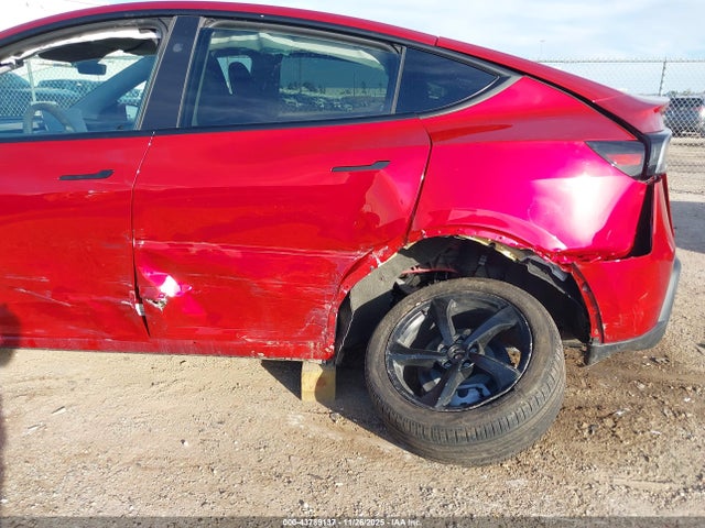 2026 TESLA MODEL Y 7SAYGDEE2TA396643 Photo 5