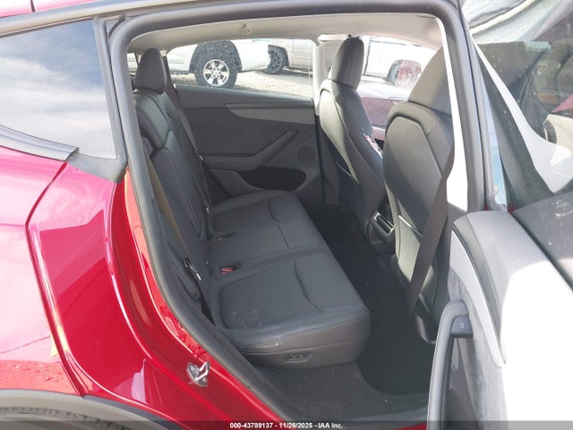 2026 TESLA MODEL Y 7SAYGDEE2TA396643 Photo 7