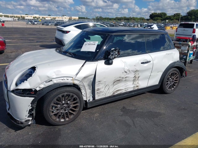 2025 MINI HARDTOP WMW23GD06S2W44996 Photo 5