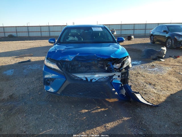 Продаж на аукціоні авто 2018 Toyota Camry Se, vin: 4T1B11HK4JU146747, номер лоту: 43789283