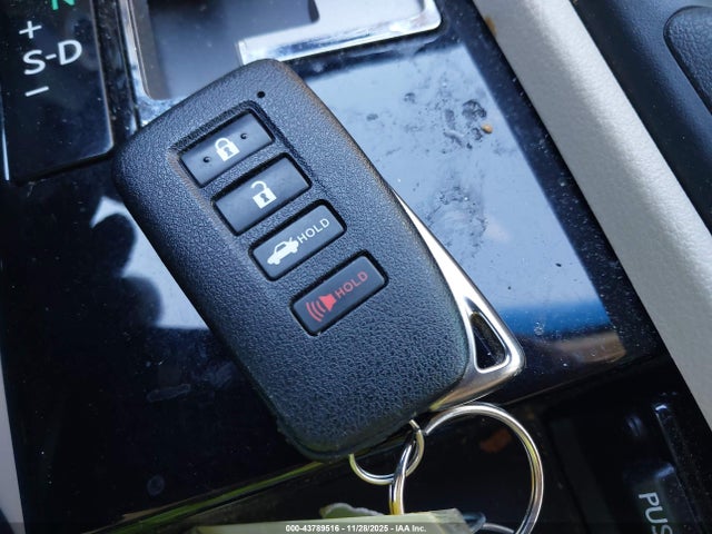 43789516 :رقم المزاد ، JTHBW1GG0D2037431 vin ، 2013 Lexus Es 300h مزاد بيع