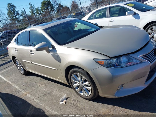 43789516 :رقم المزاد ، JTHBW1GG0D2037431 vin ، 2013 Lexus Es 300h مزاد بيع