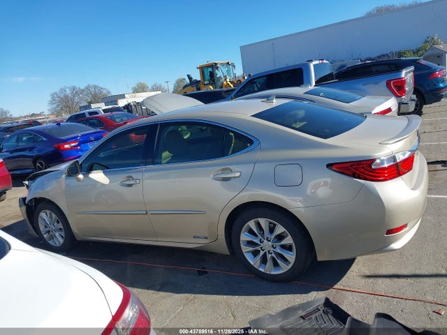 43789516 :رقم المزاد ، JTHBW1GG0D2037431 vin ، 2013 Lexus Es 300h مزاد بيع