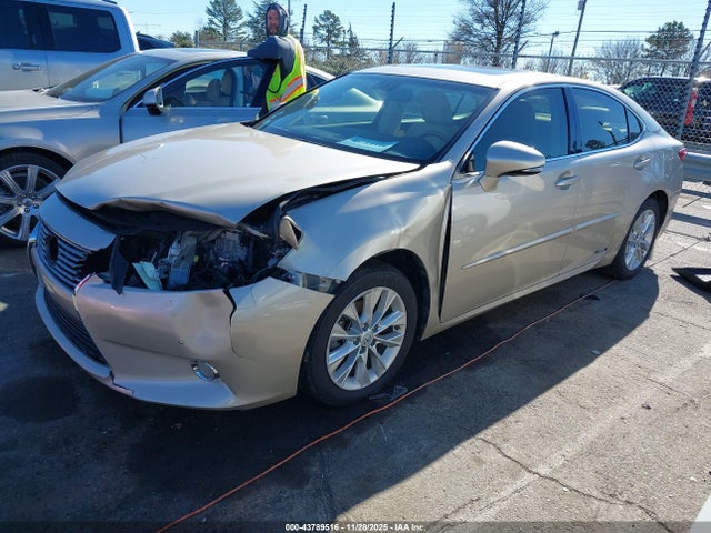 43789516 :رقم المزاد ، JTHBW1GG0D2037431 vin ، 2013 Lexus Es 300h مزاد بيع