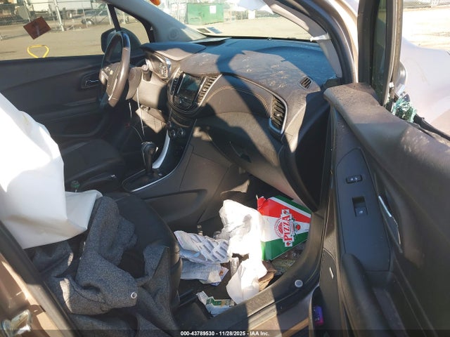 Продаж на аукціоні авто 2018 Chevrolet Trax Lt, vin: 3GNCJPSB5JL400276, номер лоту: 43789530