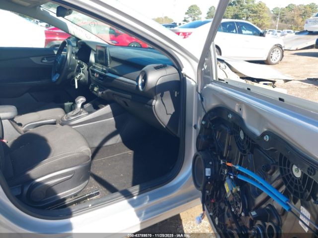 2019 KIA FORTE 3KPF24AD1KE051398 Photo 4