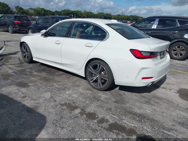 BMW 330I 2024 3MW69FF00R8E64657 Image 3