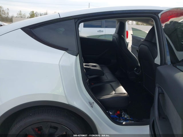 2023 TESLA MODEL Y 7SAYGDEE8PA054068 Photo 7