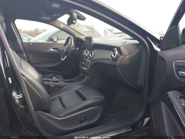 2018 MERCEDES-BENZ GLA 250 WDCTG4GB1JJ494155 Photo 4